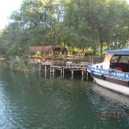 Riverside Hotel 2*